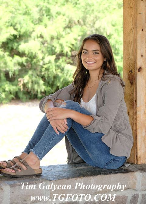 outdoors,simple,affordable,professional,senior,portraits,high,school,overland,park,KS,bashor,linwood,paola